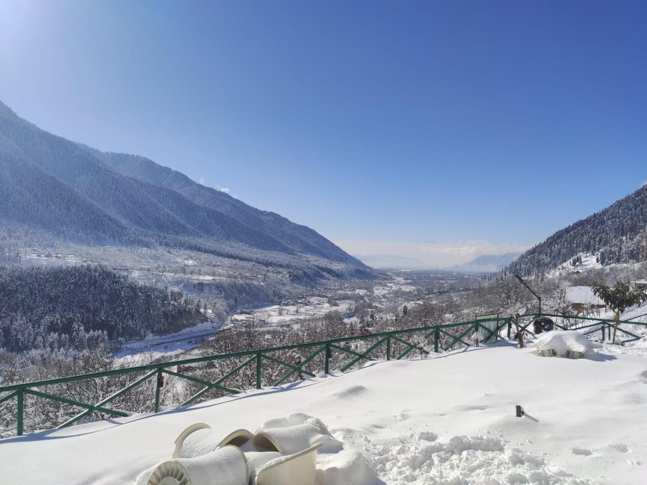 Cliff Cottage Pahalgam, Kashmir Batakut 外观 照片